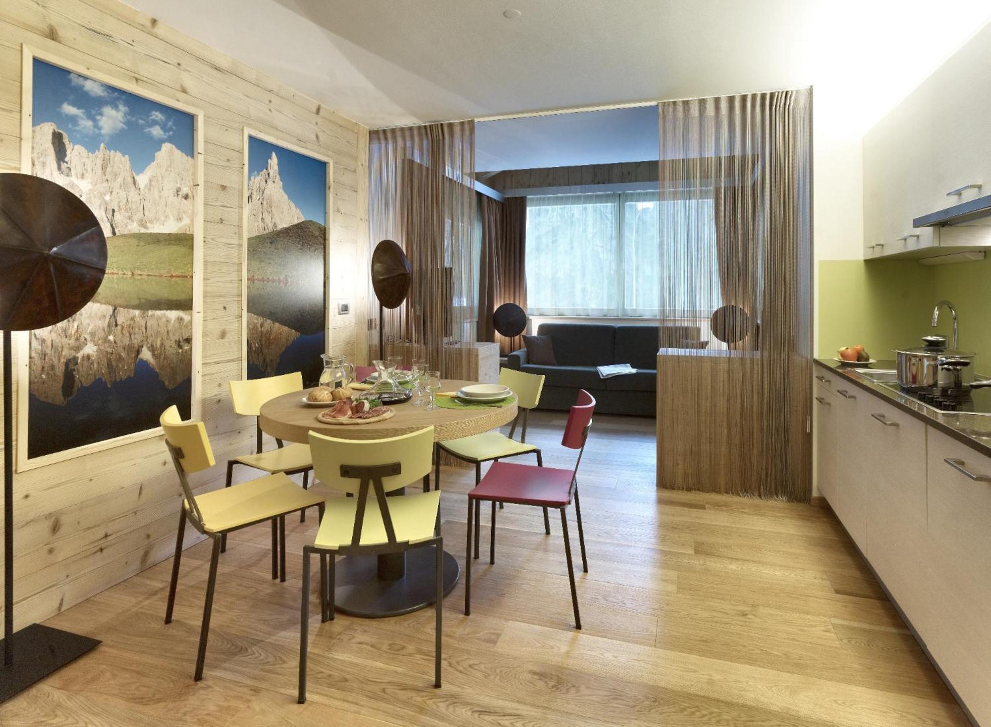 Color Home Suite Apartments Predazzo Exterior foto